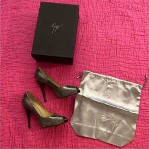Giuseppe Zanotti Black Stiletto Heels with Pointed Toe, US9